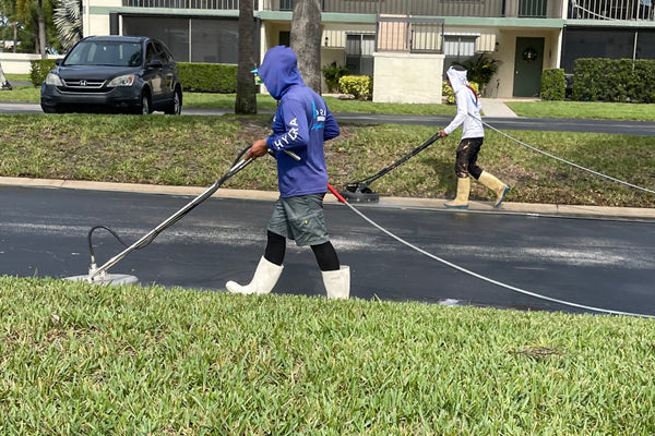 Why Businesses in Palm Beach Gardens, FL Should Pressure Wash Their Sidewalks